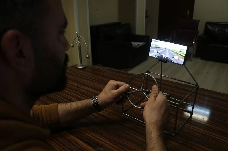 Demir doğrama ustasından Türk işi oyun konsolu
