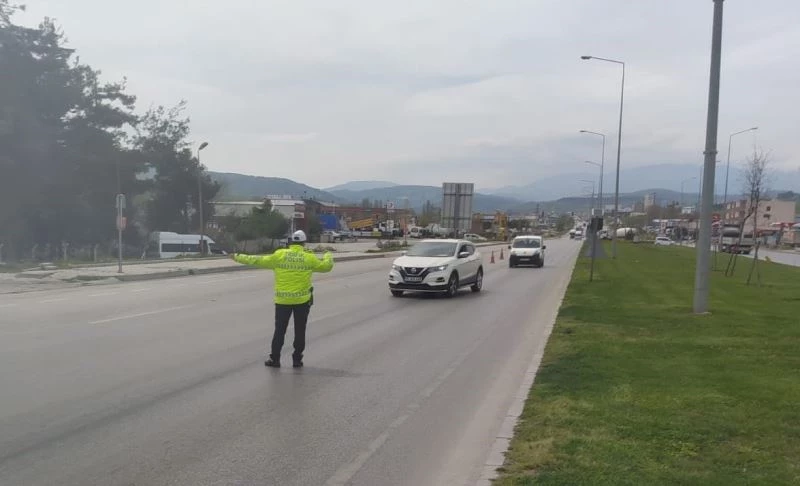 Sokağa çıkma kısıtlamasını ihlal eden 410 şahsa 765 bin 959 TL idari para cezası
