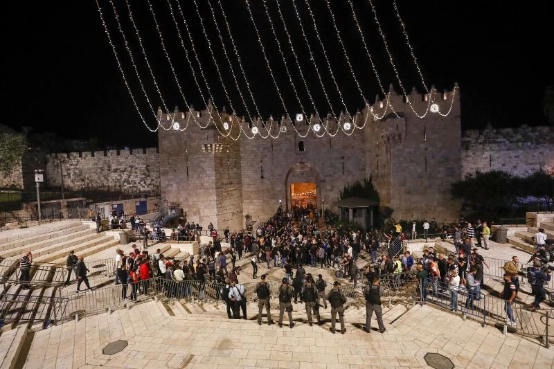 Filistinliler, İsrail güçlerine geri adım attırdı
