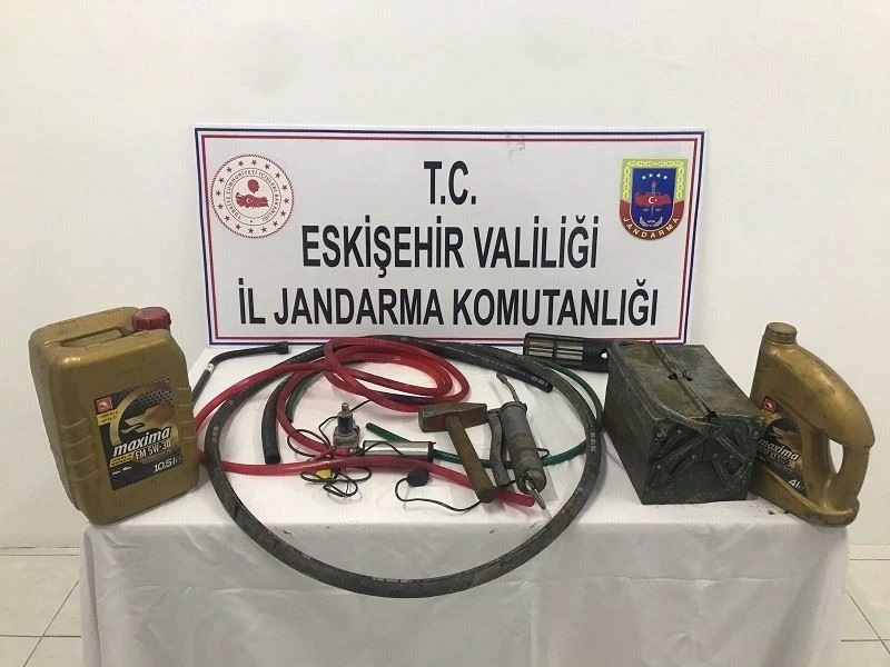 Şantiyeden hırsızlık yapan 2 kişi yakalandı
