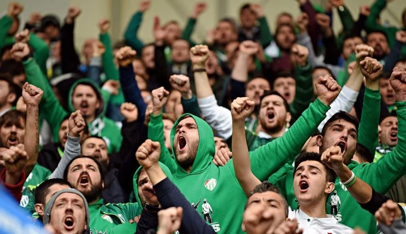 Bursaspor taraftarından Başkan Erkan Kamat’a bir uyarı daha
