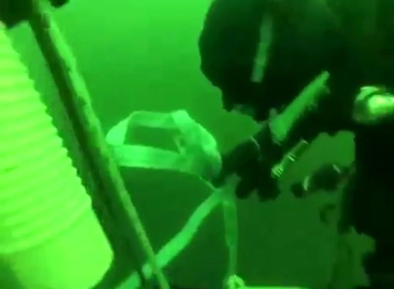 Dalgıçlar baraj gölüne daldı, tekerlekten halata kadar birçok atık çıkardı
