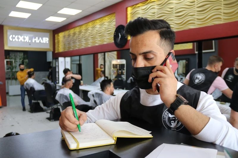 Tam kapanma öncesi kuaförlerde randevular tavan yaptı
