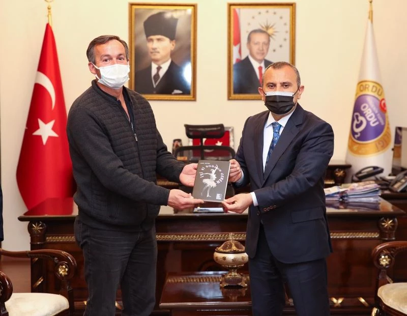 ‘Ceren Özdemir’ kitabı kız öğrencilere burs olacak
