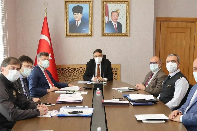 Vali Çelik: ”Tedbirlerin uygulanabilirliğini artırmak için denetimler sıklaştırılacak”
