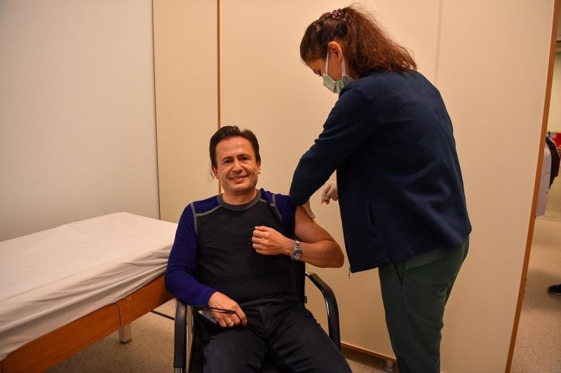 Tuzla Belediye Başkanı Dr. Şadi Yazıcı: “Salgına karşı en güçlü silahımız aşı”
