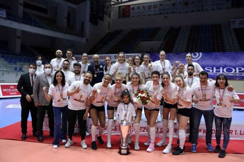 Voleybol Sigorta Shop Kadınlar 1. Ligi Final Etabı maçları sona erdi