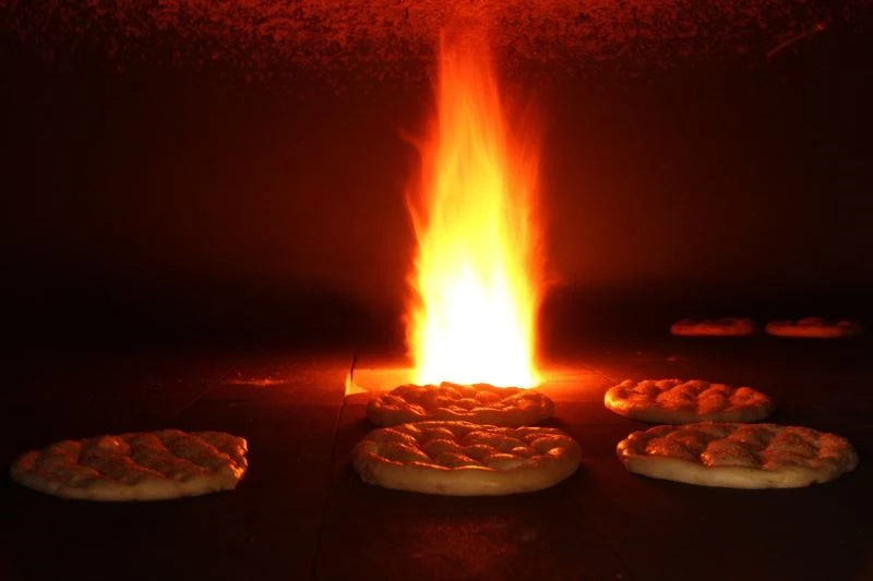 Fırıncıların 300 derecelik sıcakta oruçla imtihanı
