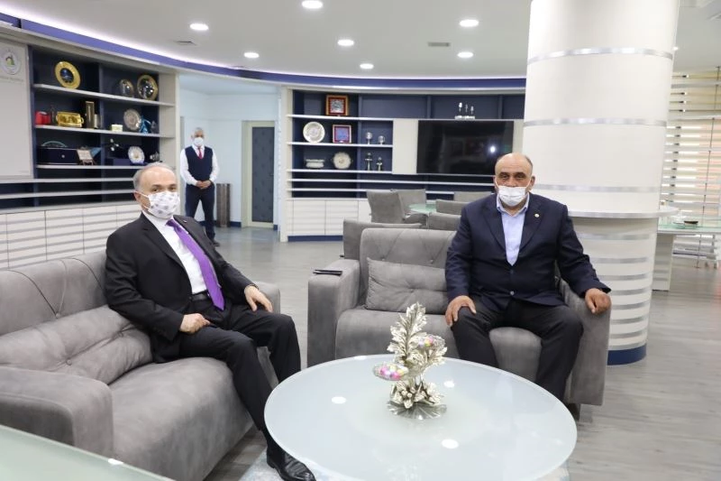 Başkan Özlü, milli güreşçileri kampa uğurladı
