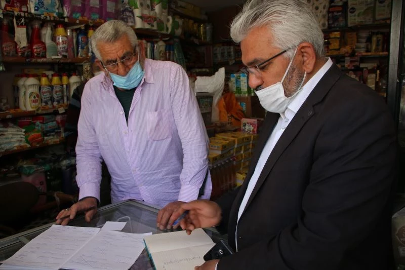 Alan ile veren el birbirini görmüyor, 54 yaşında ‘zimem defteri’ geleneğini sürdürüyor
