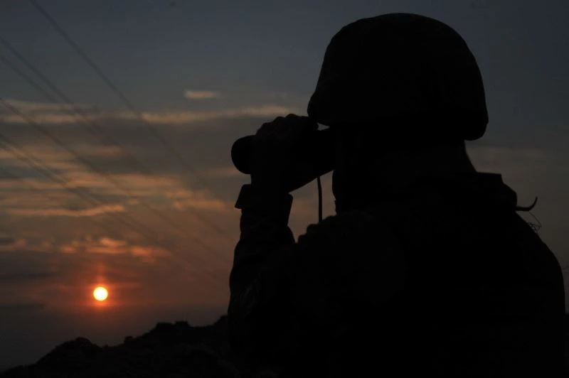 Yasa dışı yollardan yurda girmeye çalışan PKK’lı sınırda yakalandı
