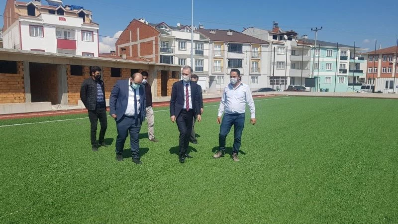 Alanyurt sentetik sahanın yüzde 80’i tamamlandı
