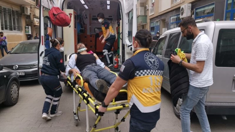 Marketteki kavga sokağa taştı: 1 kişi sırtından bıçaklandı
