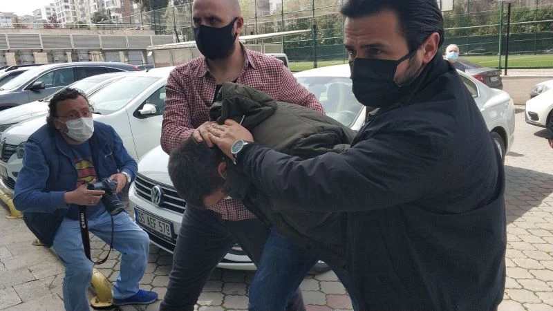 Eşini öldüren koca adliyeye sevk edilirken 