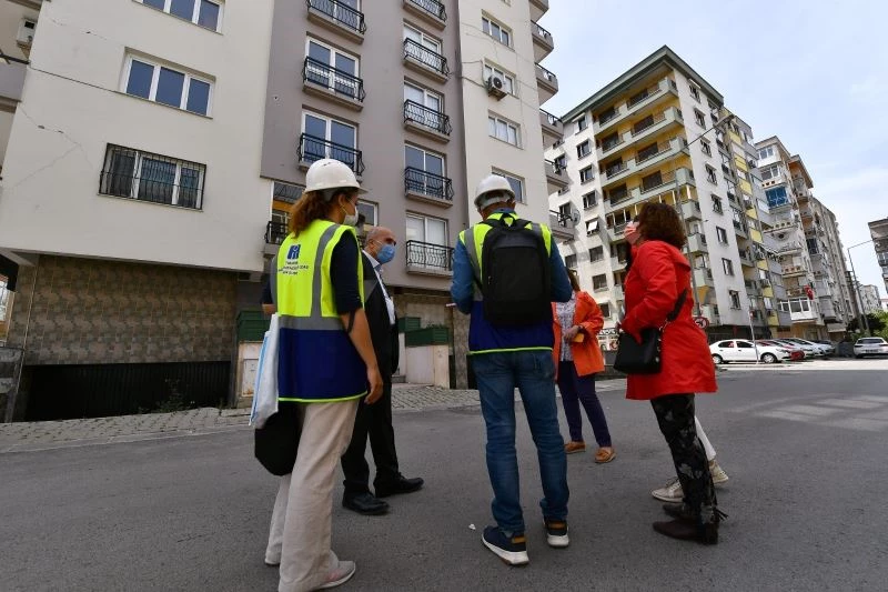 İzmir’de 100 mühendis yapı stoku envanteri için sahada
