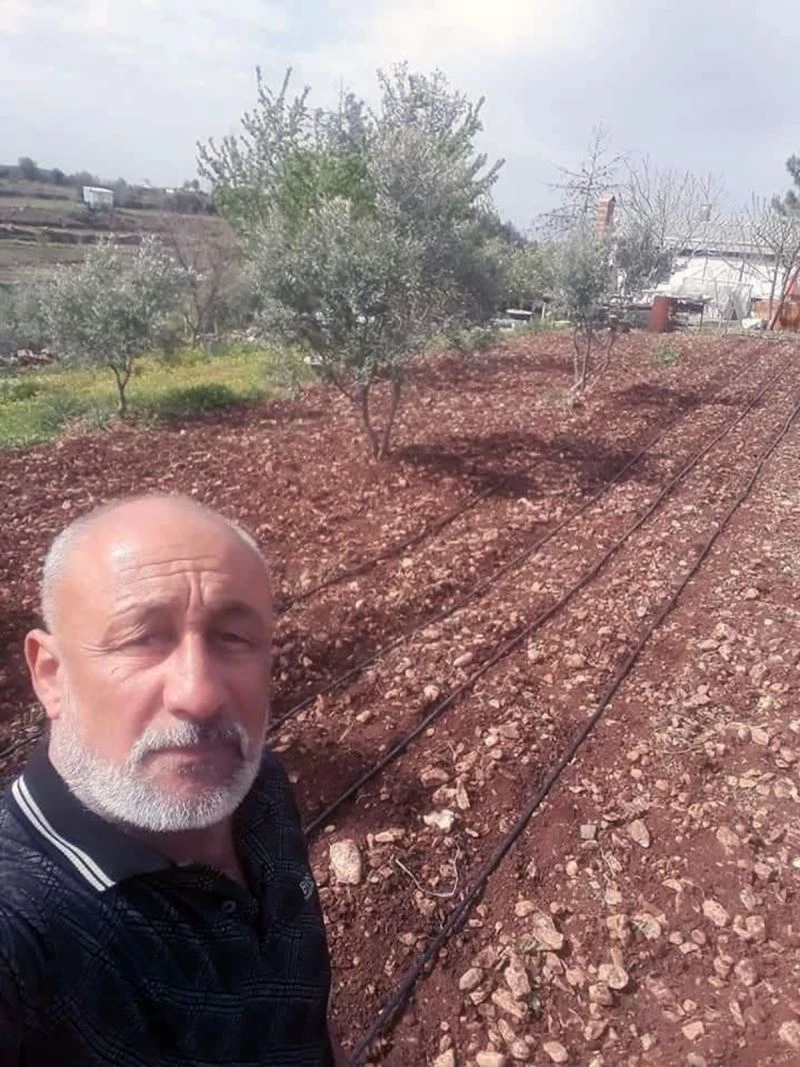 Sokakta rastgele ateş ettikten sonra kendini vurdu
