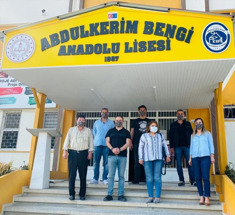 Tarsus Abdulkerim Bengi Anadolu Lisesi mezunları, başarılı ve ihtiyaç sahibi öğrencilere destek olacak