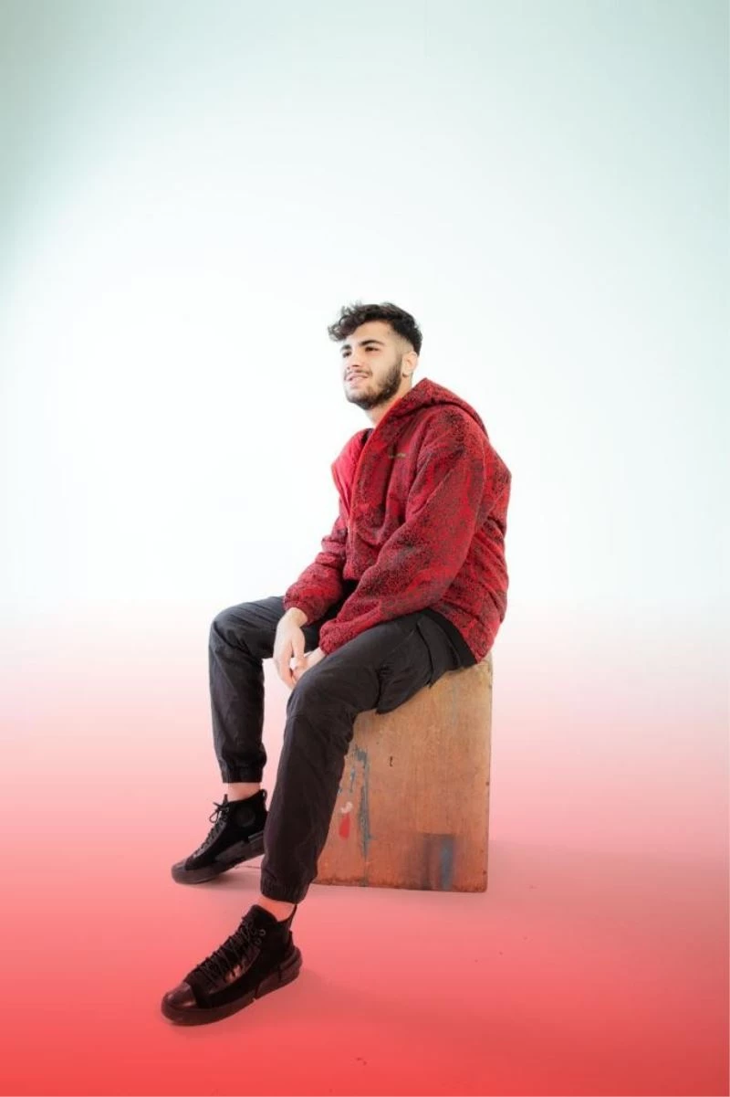 Yeni neslin sanatçısı Fırat Acar: “Pandemi en çok da müzik sektörünü etkiledi”
