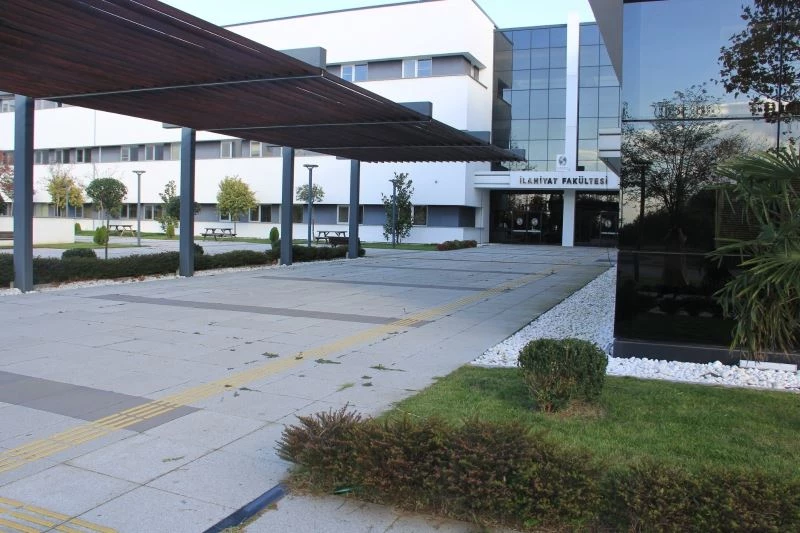 SAÜ’de Manevi Danışmanlık ve Rehberlik Tezsiz Yüksek Lisans programı açıldı
