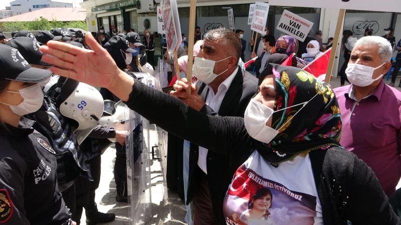 Evladı dağa kaçırılan anneden Pervin Buldan’a tokat gibi cevap
