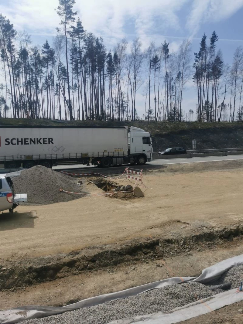 Prag-Bratislava otobanında patlayıcı madde bulundu
