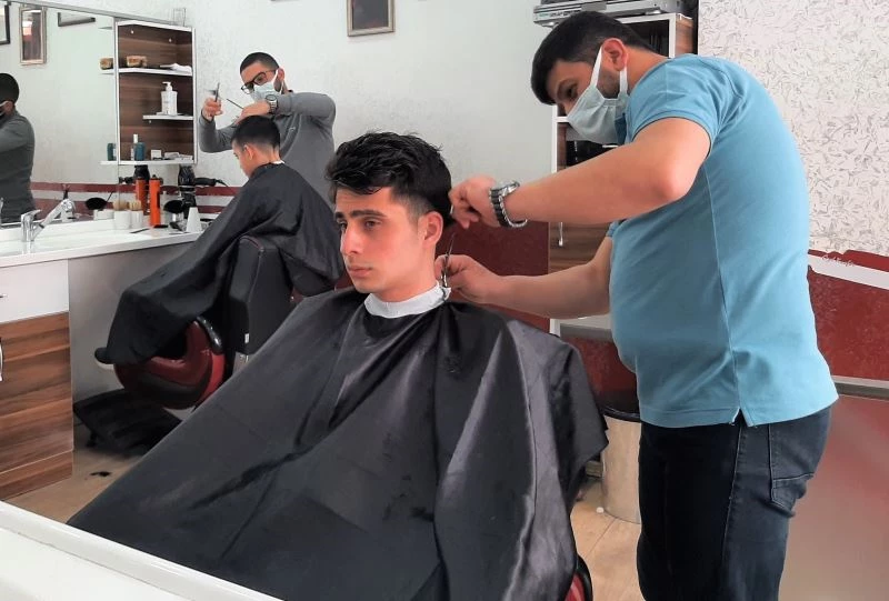 Kısıtlamayı duyan bayram tıraşını erken oldu
