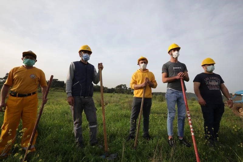 İzmir ormanlarının gönüllü ateş savaşçıları eğitimde
