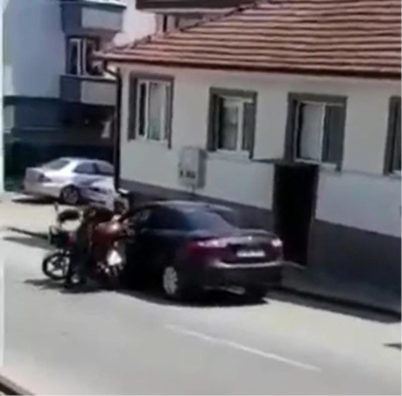 Küfürler, yumruklar, ölüm tehditleri savurdu sürücü inince kaçtı
