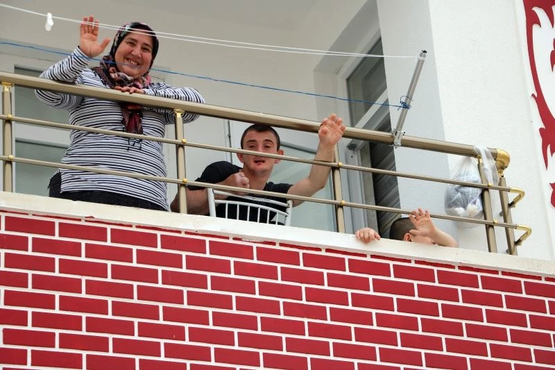 En büyük hayaline kavuştu, artık onların da asansörlü bir evi var
