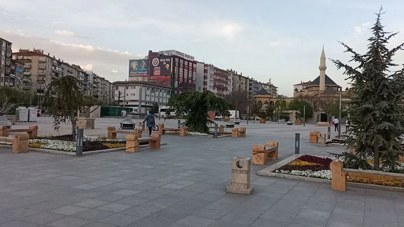 Kırşehir tam kapanmanın başlamasıyla sessizliğe büründü
