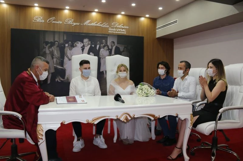 Tam kapanma öncesi son nikahlar
