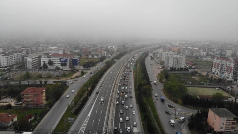 Tam kapanmanın başlamasına saatler kala İstanbul’da trafik yoğunluğu erken başladı
