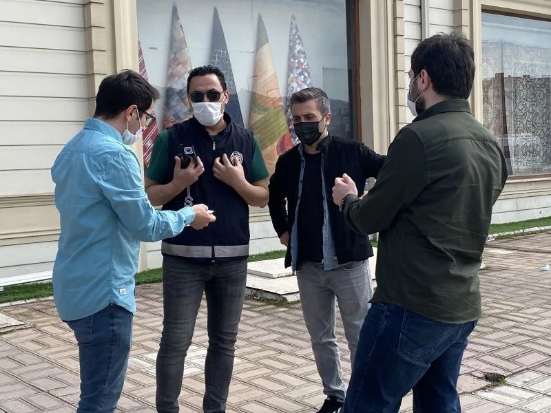 Düğün davetiyelerini gösterdiler, tutanaktan kaçamadılar
