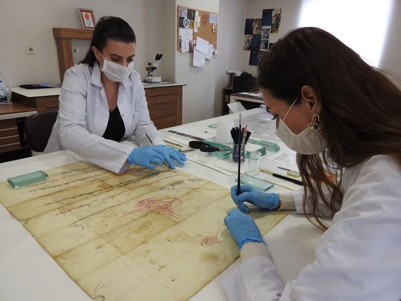 Tesadüfen bulunan padişah fermanının restorasyonu tamamlandı
