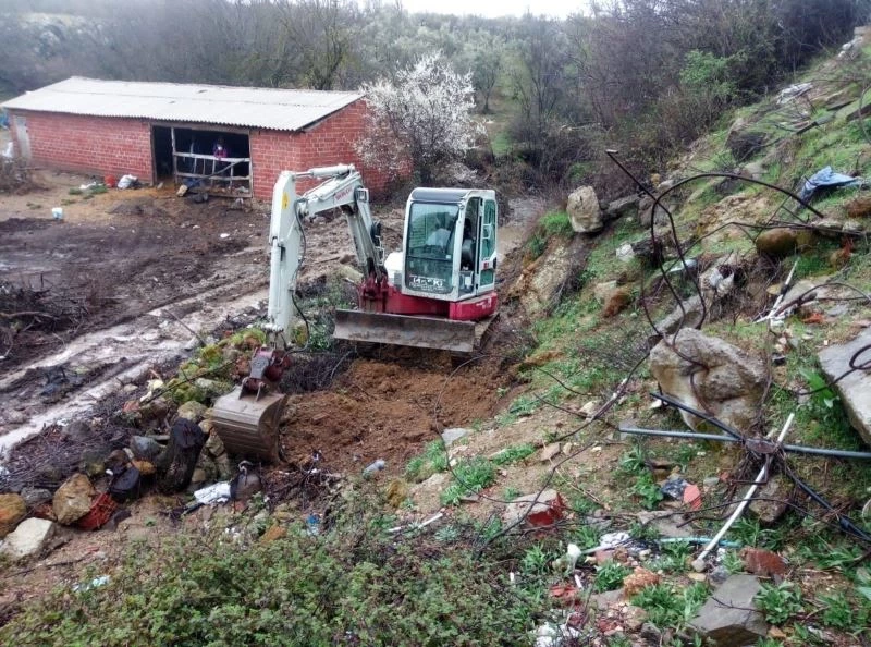 Halitpaşa Mahallesinde 2 kilometrelik dere temizlendi
