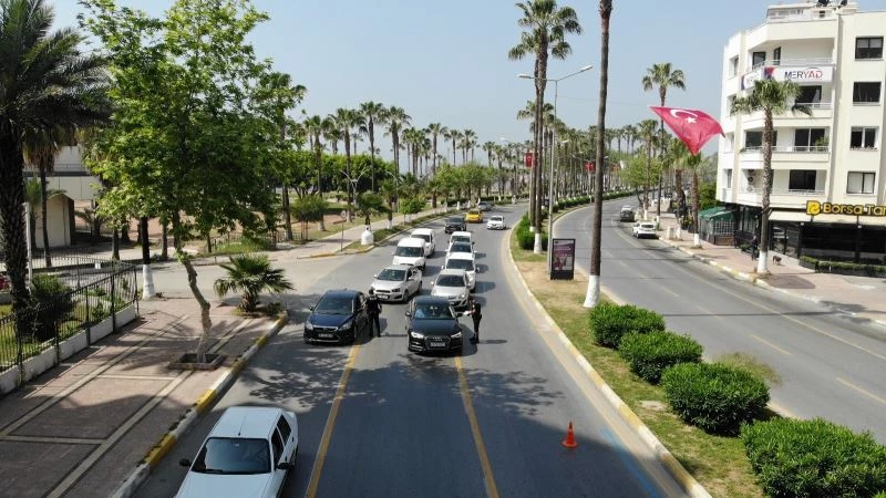 Mersin’de bazı bölgelerdeki araç yoğunluğu dikkat çekti
