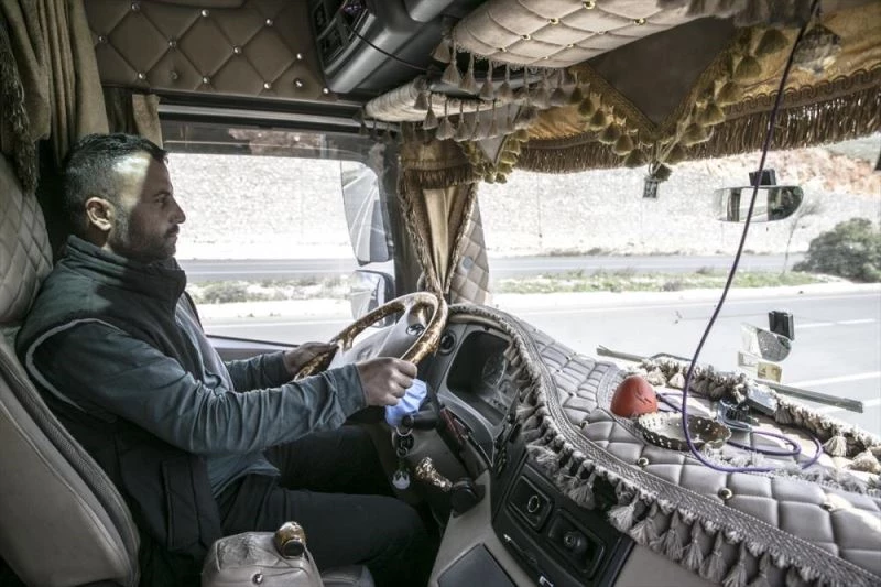 Suriyeli mazlumlara insani yardımın görünmez emekçileri: Ağır vasıta şoförleri