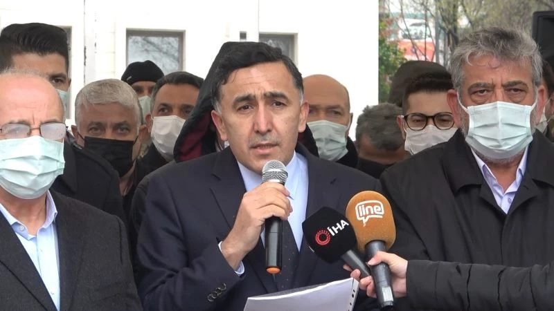 Bursa’da 104 emekli amiralin bildirisine tepki
