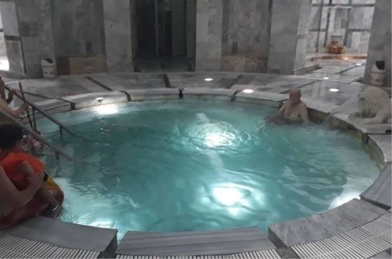 Emet’te hamamlar açıldı
