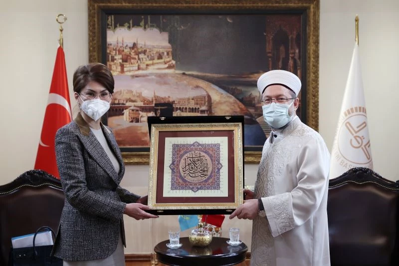 Diyanet İşleri Başkanı Erbaş, Kazakistanlı Bakan Balayeva’yı kabul etti
