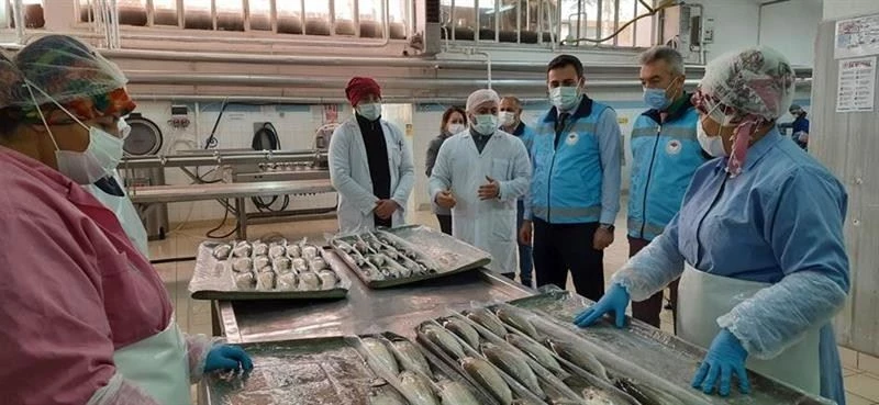 Isparta’da su ürünleri av yasağına uymayan 2 işletmeye 10 bin 910 TL ceza
