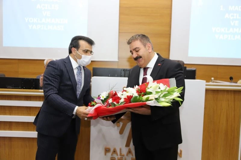 Başkan Sunar’a ’Sürpriz Avukatlar Günü kutlaması’
