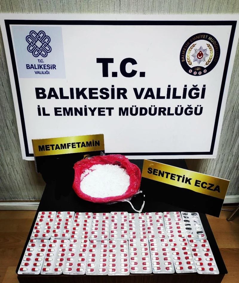 Edremit’te 945 gram metamfetamin ele geçirildi: 3 gözaltı
