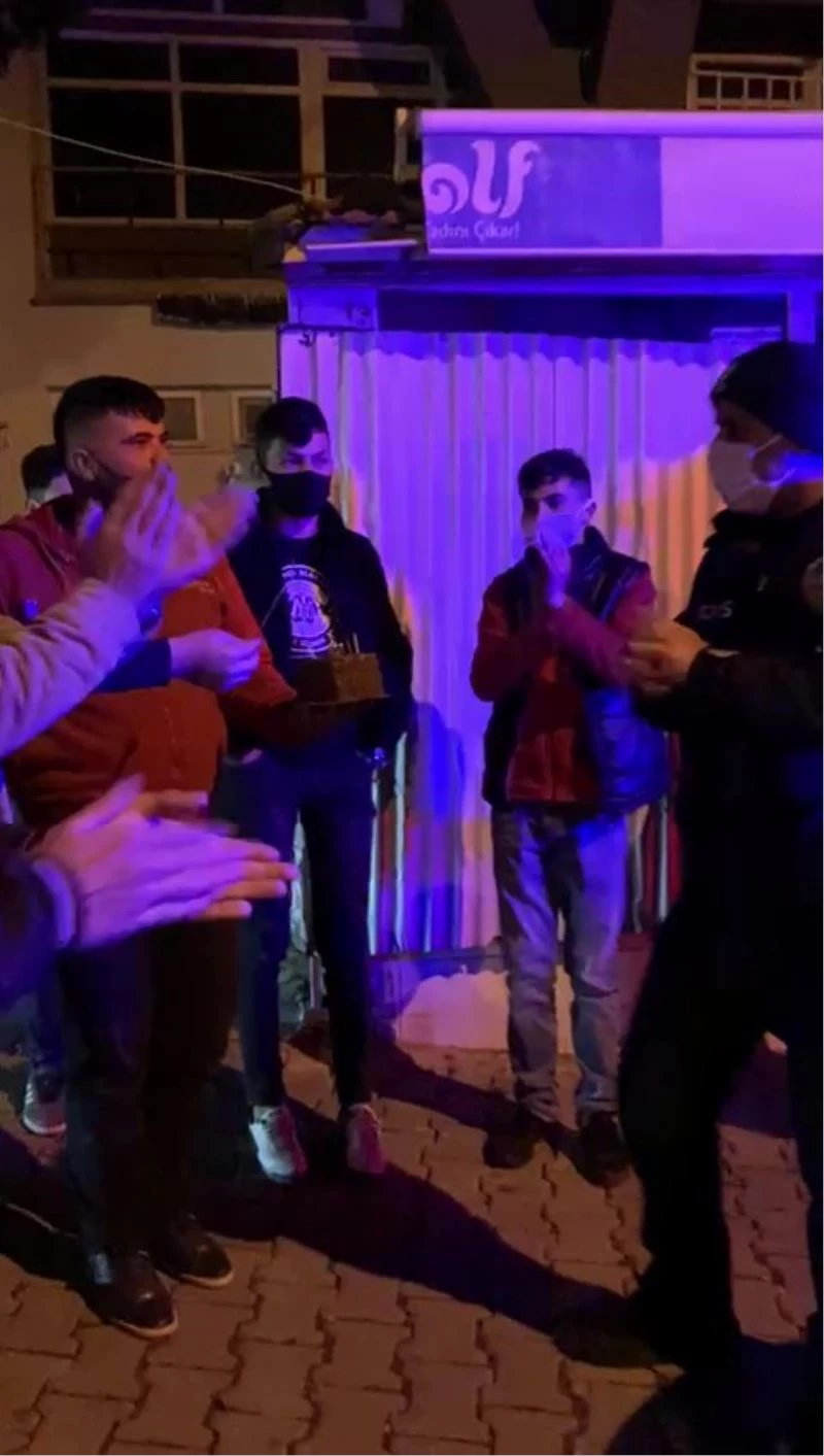‘Mahallede kavga var’ diye çağrılan polislere pasta sürprizi
