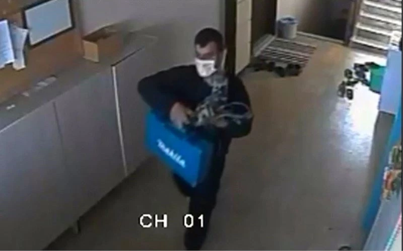 Matkap hırsızı önce kameraya sonra polise yakalandı
