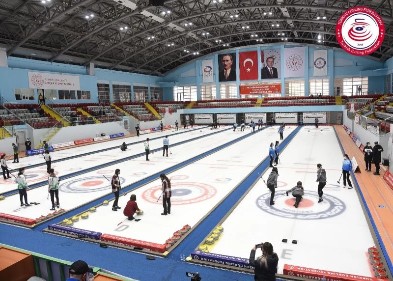 Curlingte final heyecanı

