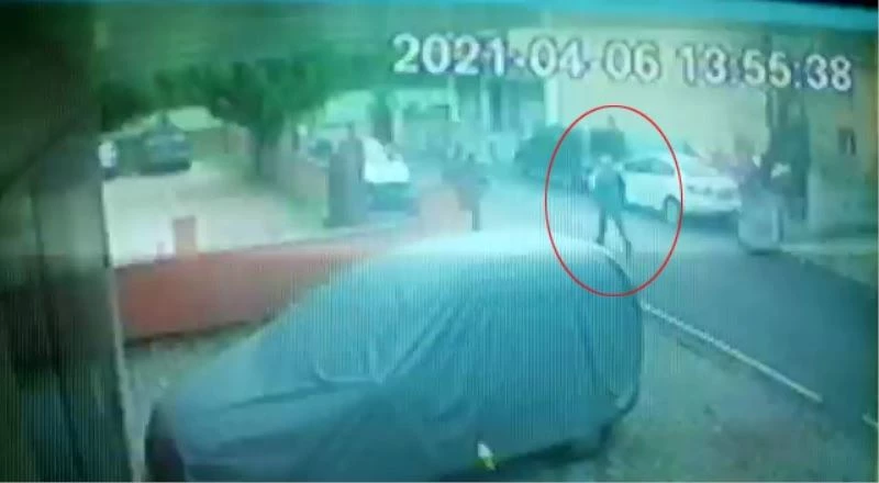 (Özel) Kartal’da avukatlık bürosunda akrabalarına kurşun yağdıran şahsın kaçma anı kamerada
