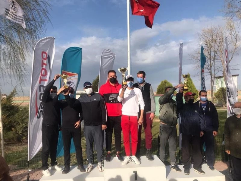 Kağırsporlu atıcılar Konya’dan madalyalar ile döndü
