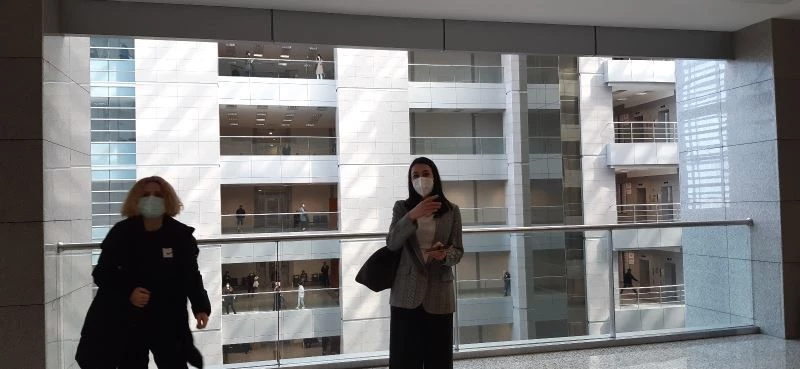 Gazeteci Melis Alphan hakim karşısında
