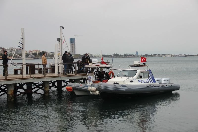 İzmir’de balıkçı oltasına ’ceset’ takıldı
